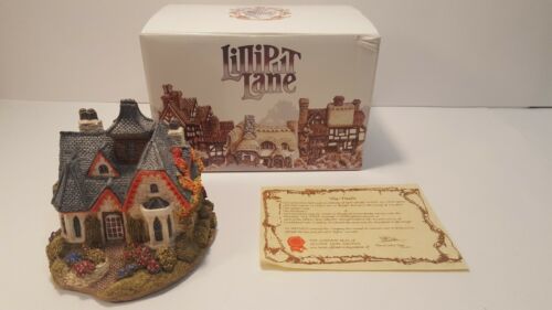 Lilliput Lane Keeper's Lodge with box and deed, signed