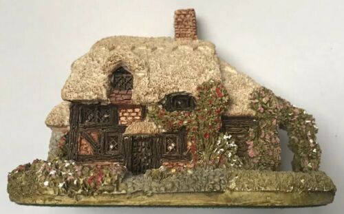 Lilliput Lane Spring Bank Cottage from The England Collection 1986 - 1991