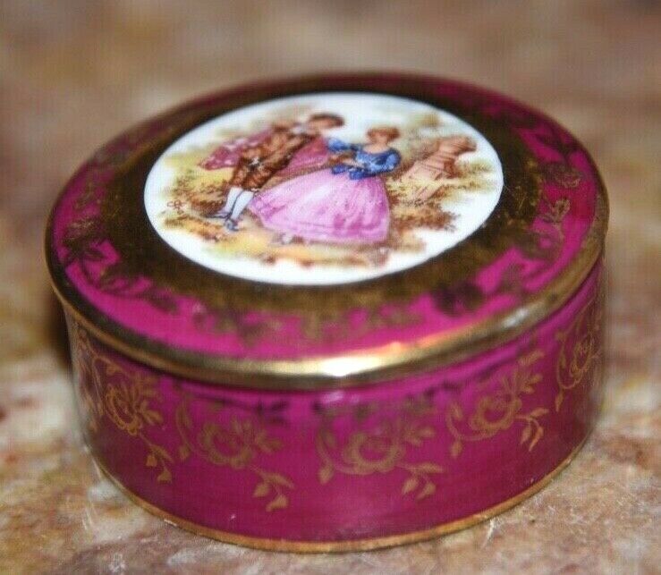 Limoges France Fragonard Courting Couple Round Porcelain Trinket Ring Pill Box
