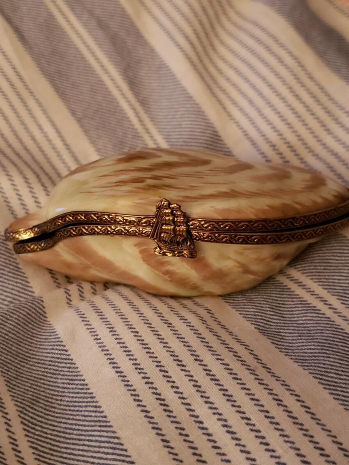 Limoges oyster seashell with pearl, sold out