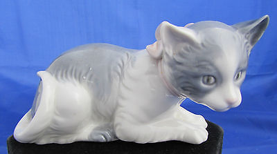 LLADRO CAT W/ BOW FIGURINE - NAO - MADE IN SPAIN