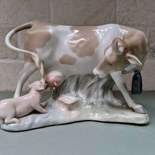 Lladro Figurine, Cow With Piglet