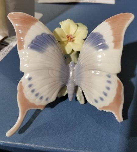 Lladro A Moments Rest Butterfly Porcelain Figurine Collectible Used