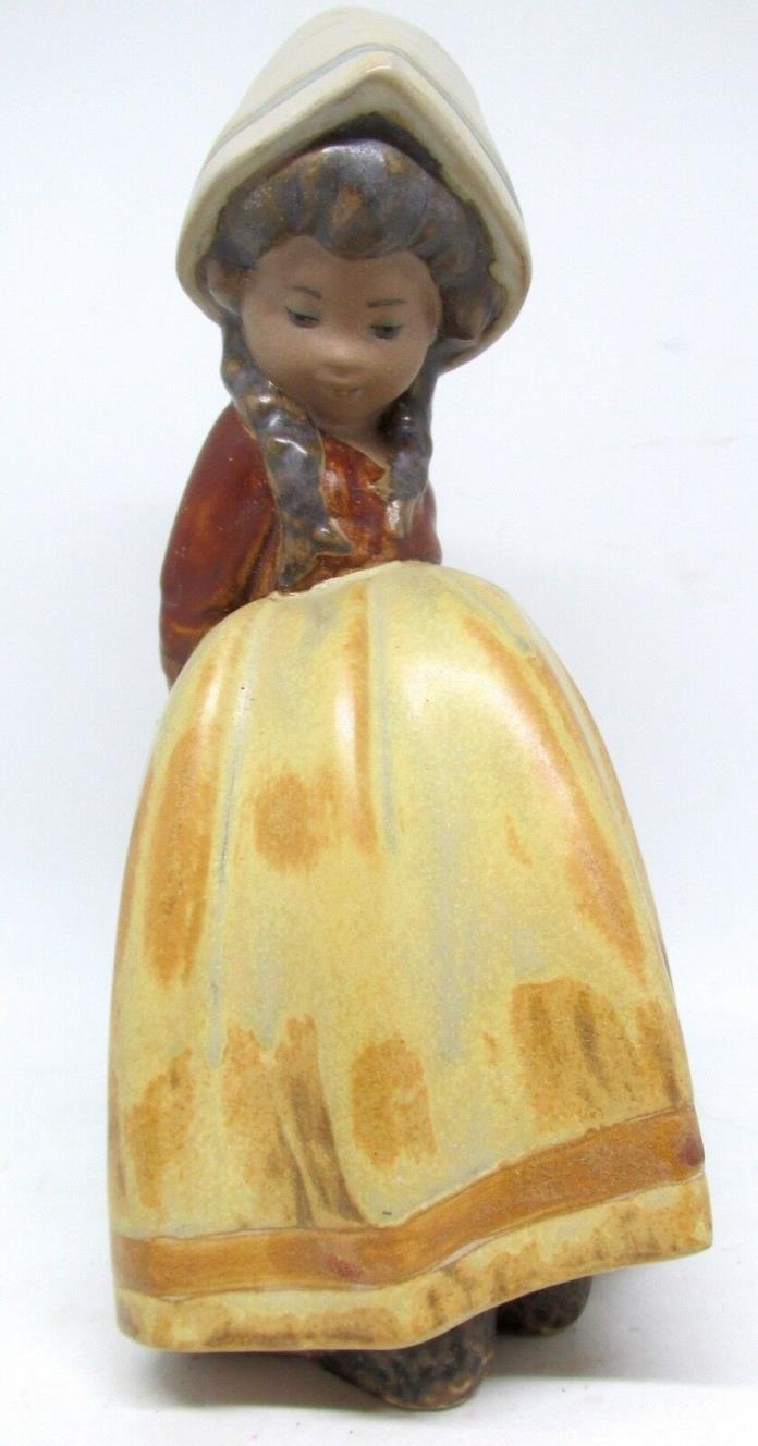 Retired LLADRO SOLITA Lonely Farm Girl Figurine With Box
