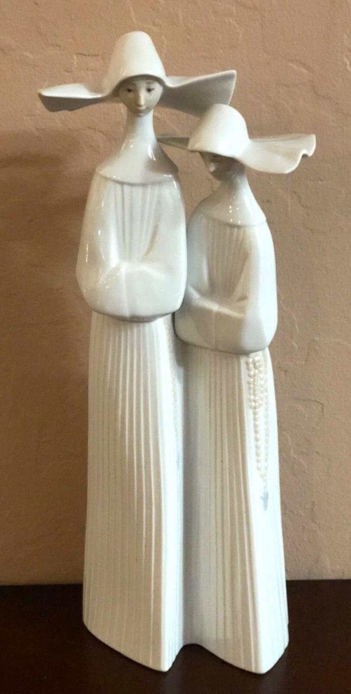 Lladro Vintage Porcelain Nuns Figurine  Hand Made in Spain DAISA Original Box