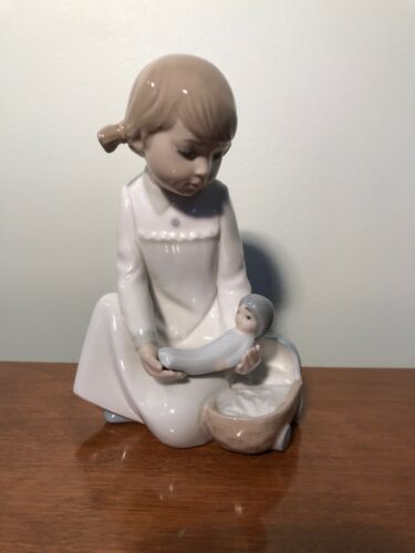 Zaphir Figurine Made in Spain Girl with Doll #11418 #564 Lladro Pigtails
