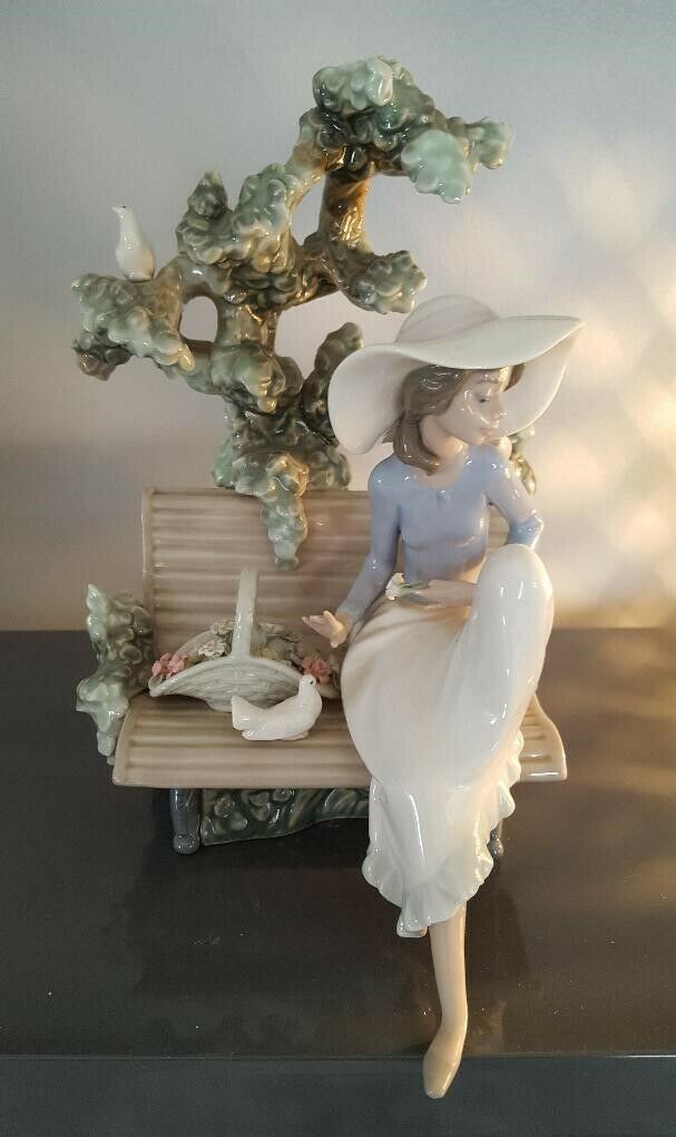 LLADRO Porcelain Figurine Sunday in the Park 5365/1986 - 1996