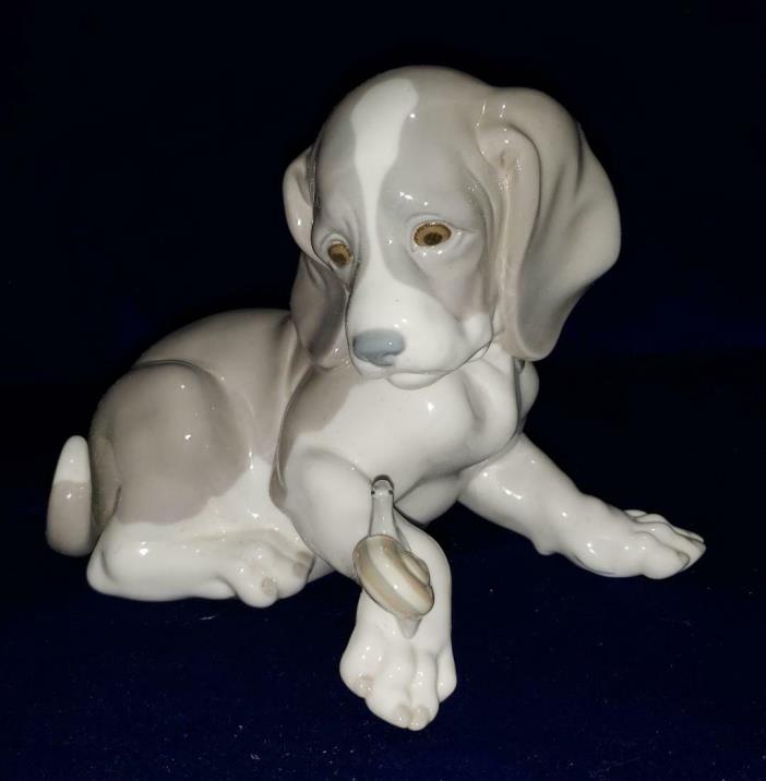 Lladro 1139 Dog and Snail - Retired