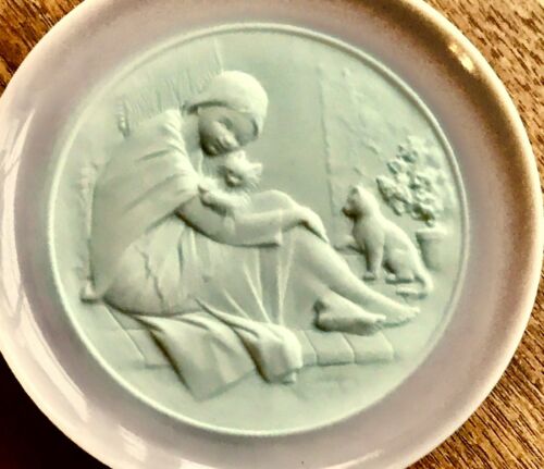 Lladro Girl With Cat Holding Dog Miniature Plate Lavender Rim.