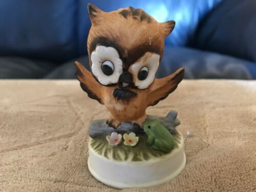 VINTAGE NAPCOWARE SMALL FIGURINE OWL # 9445 WILDLIFE