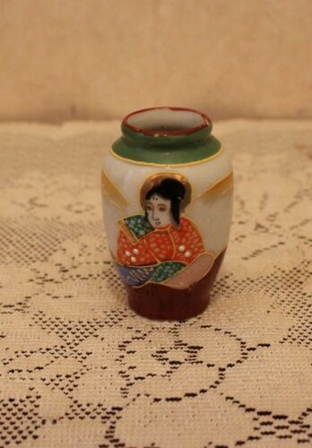 Vintage Occupied Japan Small Porcelain Vase with A Woman On The Front