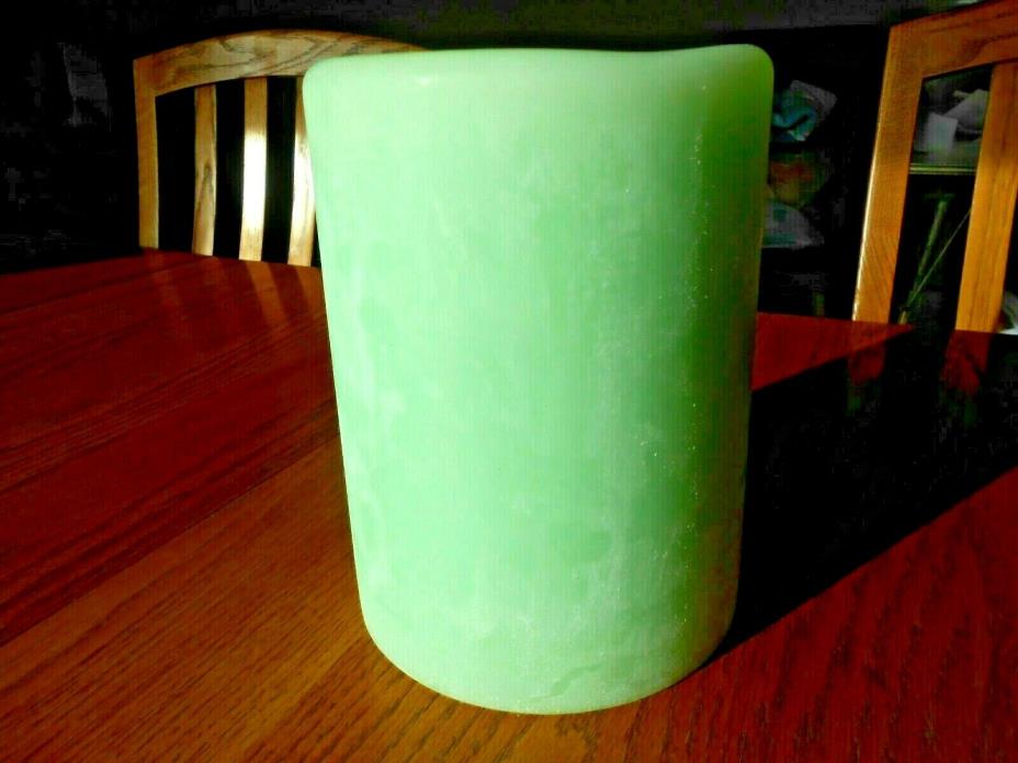 PARTYLITE 3 WICK CANDLE HONEYDEW LIGHT GREEN RETIRED NO BOX 6 x 8