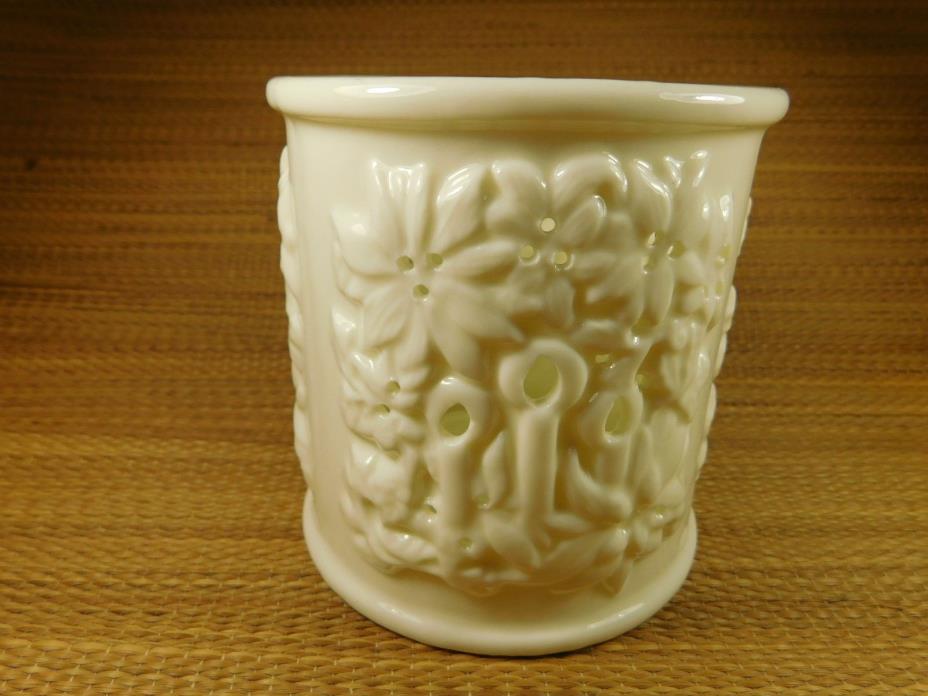 Partylite relief Poinsettia #p0559 with box
