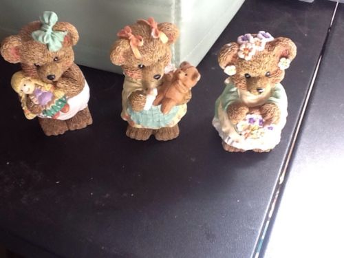 Collection of teddy bear figurines 3 + one magnet