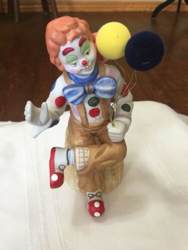 Vintage Enesco Porcelain Clown Figurine CLOWN on Basket  8