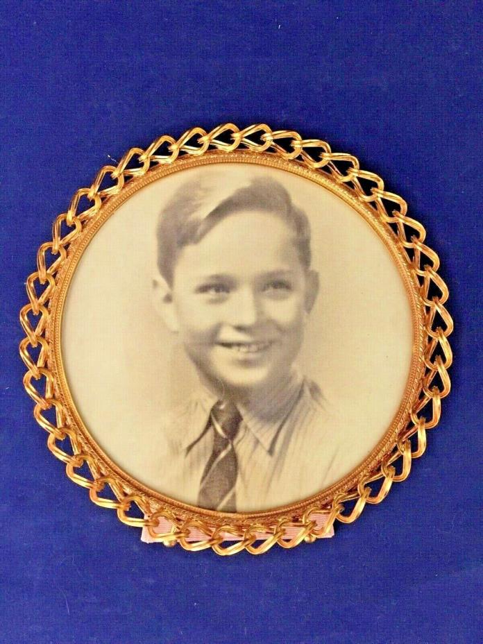 VINTAGE ROUND PICTURE FRAME WITH GREAT BORDER