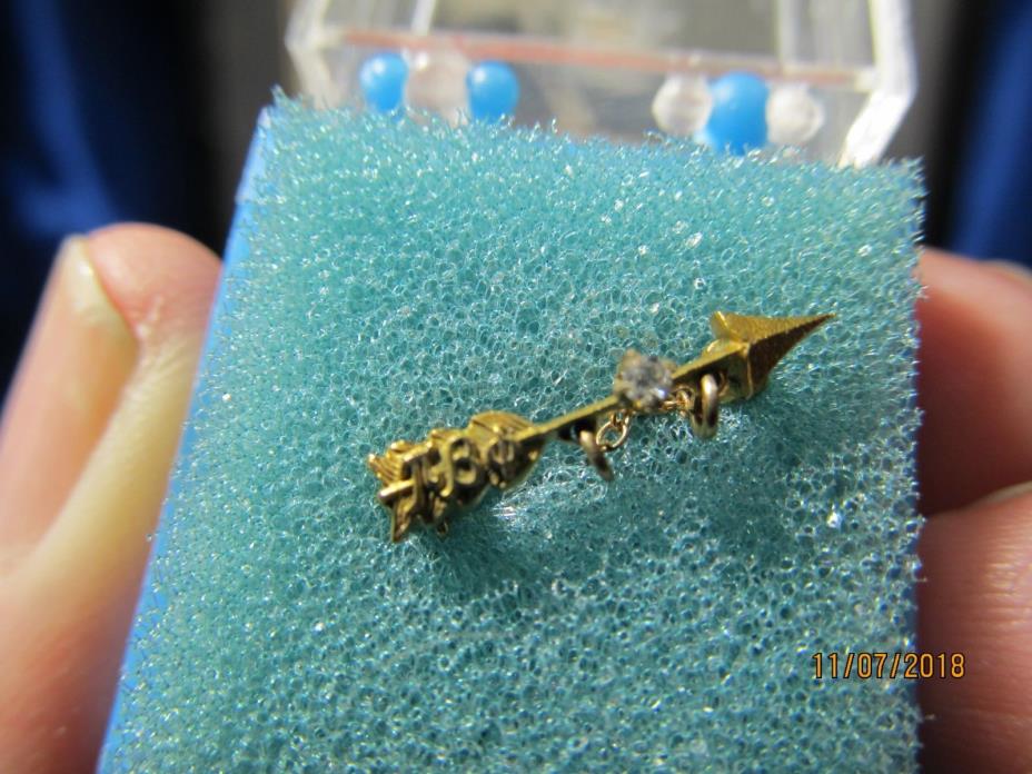 14 carat Solid Gold Pi Beta Phi Sorority Arrow Pin w/Diamond