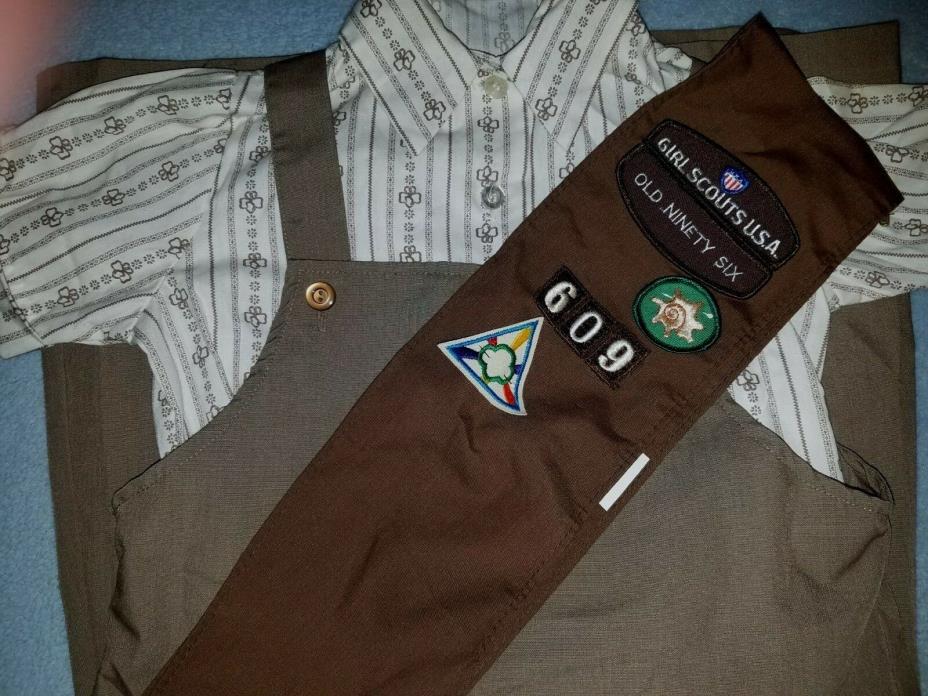 Vintage 1970s Girl Scouts Of America Brownie Uniform Jumper Shirt Sash Pin GSA