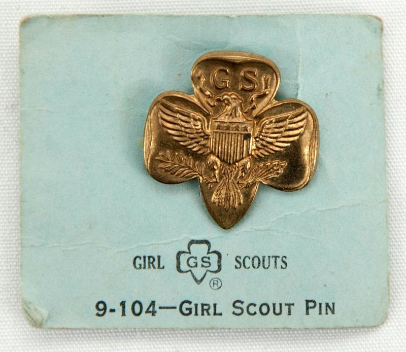 1970's Girl Scout Pin Original Card C-Clasp 4-Star #9-104 Gold-tone