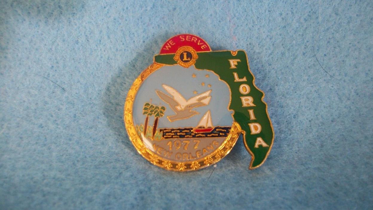 LIONS CLUB PIN FLORIDA New Orleans 1977 We Serve with Gift Box