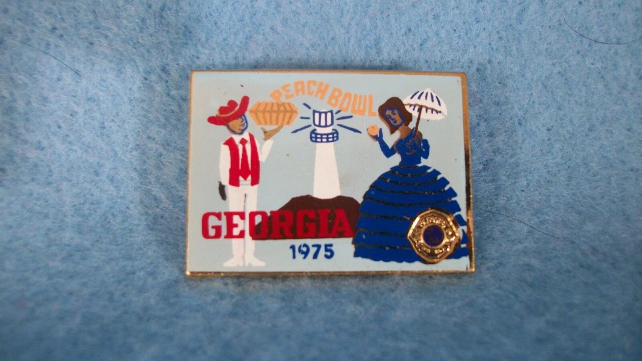 LIONS CLUB PIN GEORGIA PEACH BOWL 1975 with Gift Box