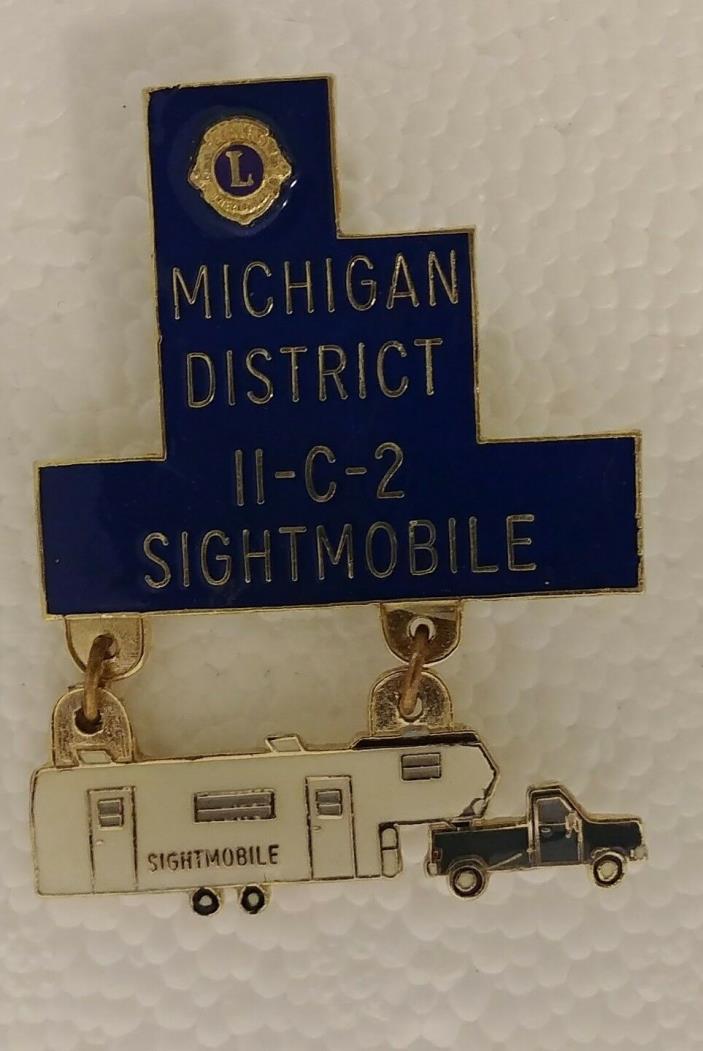 LIONS INTERNATIONAL Michigan Duistrict 11-C-2 Sightmobile Trailer Truck Pin