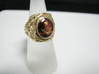 j023 Nice Vintage Masonic Ring with Oval Syn. Red Stone in 10k Gold Size 5