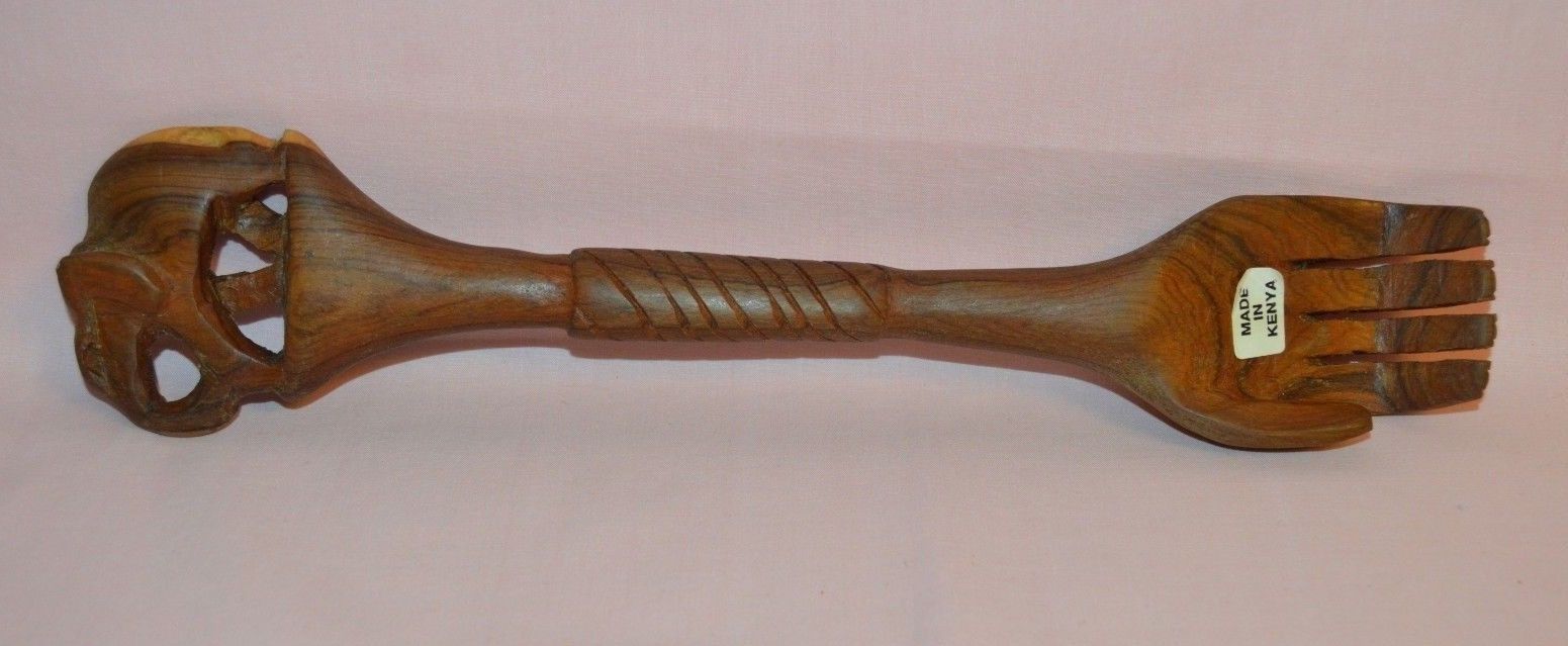 HAND CARVED WOODEN BACK SCRATCHER TOP DISPLAYS A CARVED ELEPHANT MADE IN KENYA