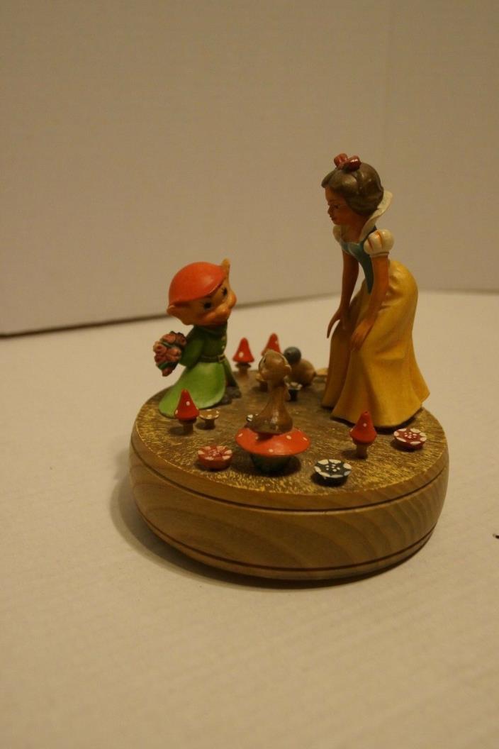 Vintage Walt Disney Productions by Anri Music Box Snow White Dopey Italy