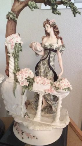 giuseppe armani figurines the florist (aka the flower girl)