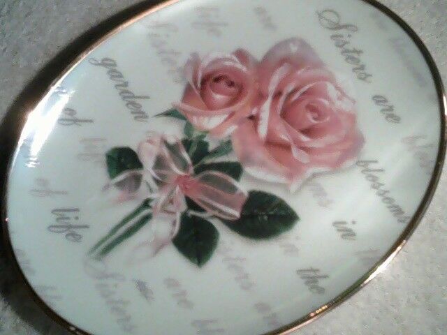 Sisters Forever Collector Plate Bradford 1998 by Collin Bogle ? 1st issue ? Oval