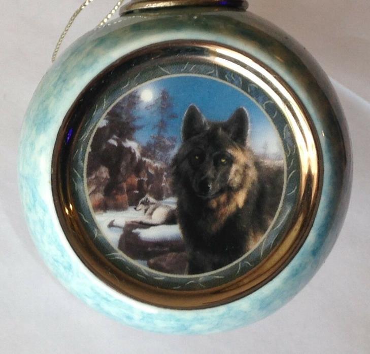 BRADFORD EXCHANGE WOLF ORNAMENT DECORATION 