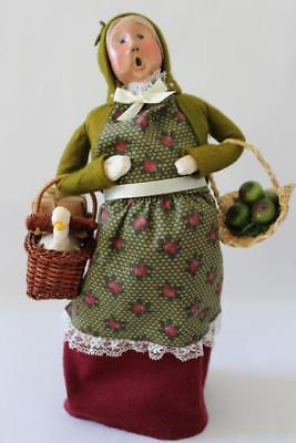 1995 BYERS' CHOICE Carolers Signed/Number 98/100 Woman Basket/Apples Goose 13