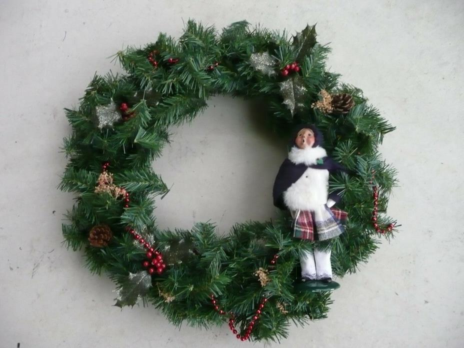 BEAUTIFUL BYERS CHOICE DECORATED CHRISTMAS WREATH