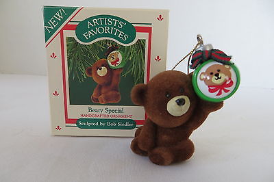 Christmas Artist's Favorites Keepsake 1987 Beary Special Ornament