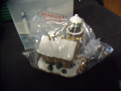 HARBOUR LIGHTS  SAND ISLAND ORNAMENT  HAPPY HOLIDAYS  IN ORIG BOX RETIRED 96