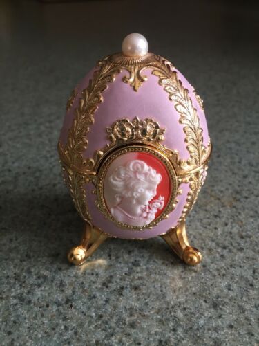 Egg Shaped Music Box/Tinker  “Japan”