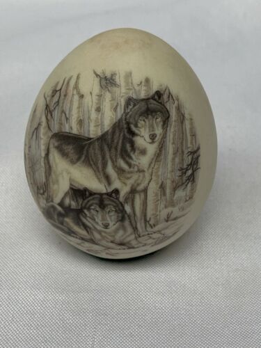 Wolves Etched On Egg Very Pretty