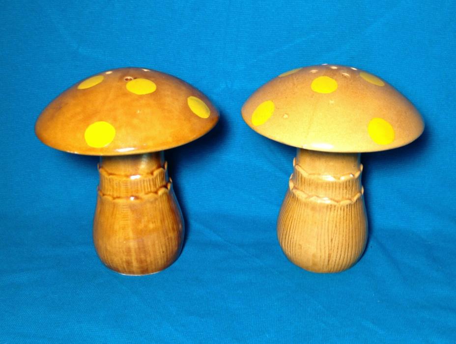 Vintage 1970s Magic Mushroom Salt Pepper Shakers Japan Ceramic Spice Toadstool