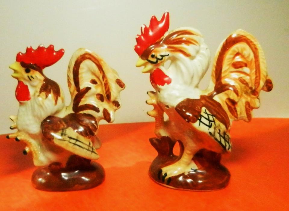 NAPCO 1950's Porcelain RoosterFigurines Salt & Pepper Shakers # S657 WB-JAPAN -