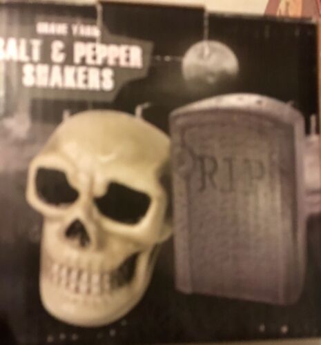 Salt & Pepper Shakers....New In box..Skull & Gravestone