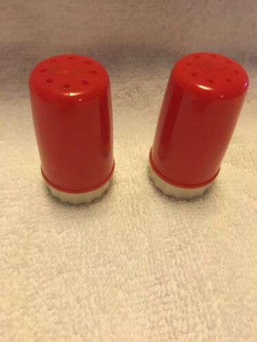 Nice Vintage Red Plastic Set Of Salt & Pepper Shakers..