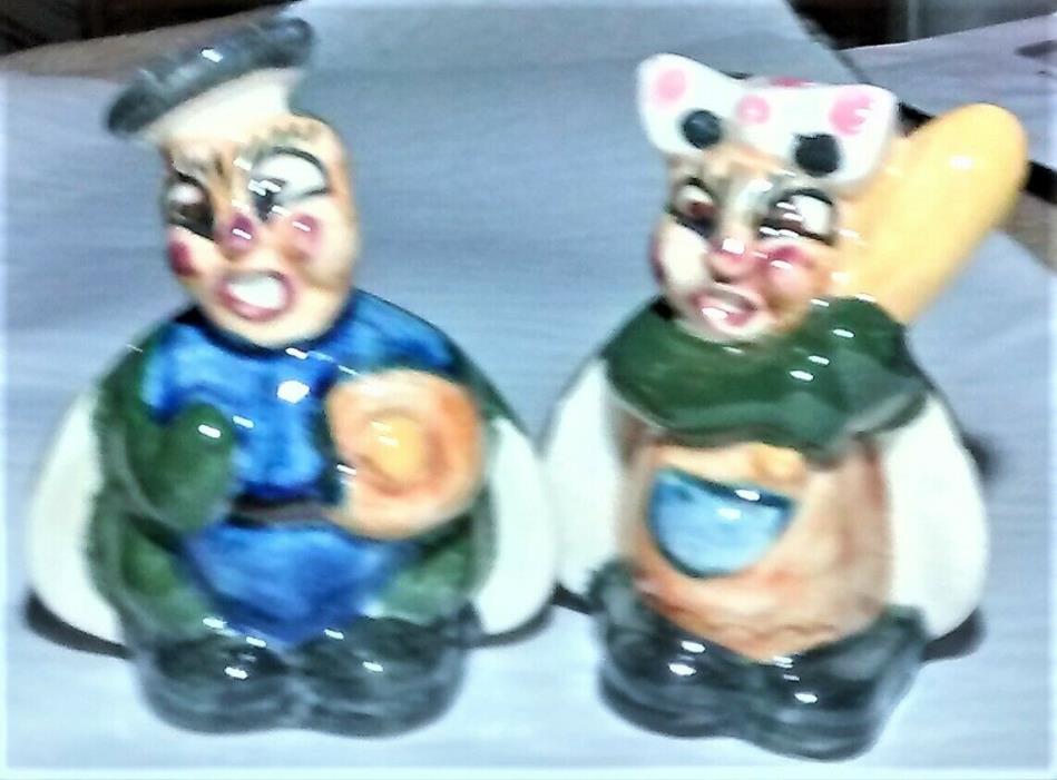 Vintage Anthropomorphic Salt and Pepper Shakers Fly Flies Insects RARE Cute
