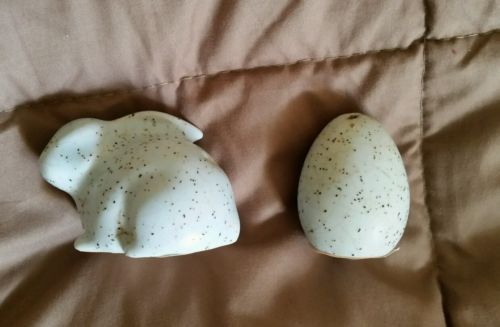Blue bunny and egg speckeled salt and pepper shakers  small size
