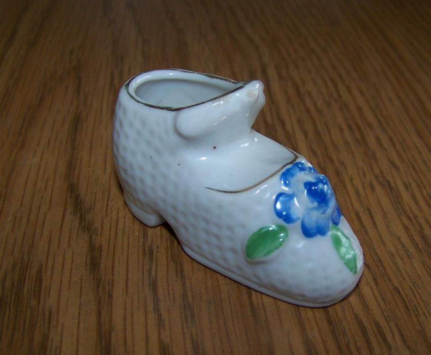 VINTAGE MINIATURE PORCELAIN SLIPPER SHOE MADE IN JAPAN ISCO