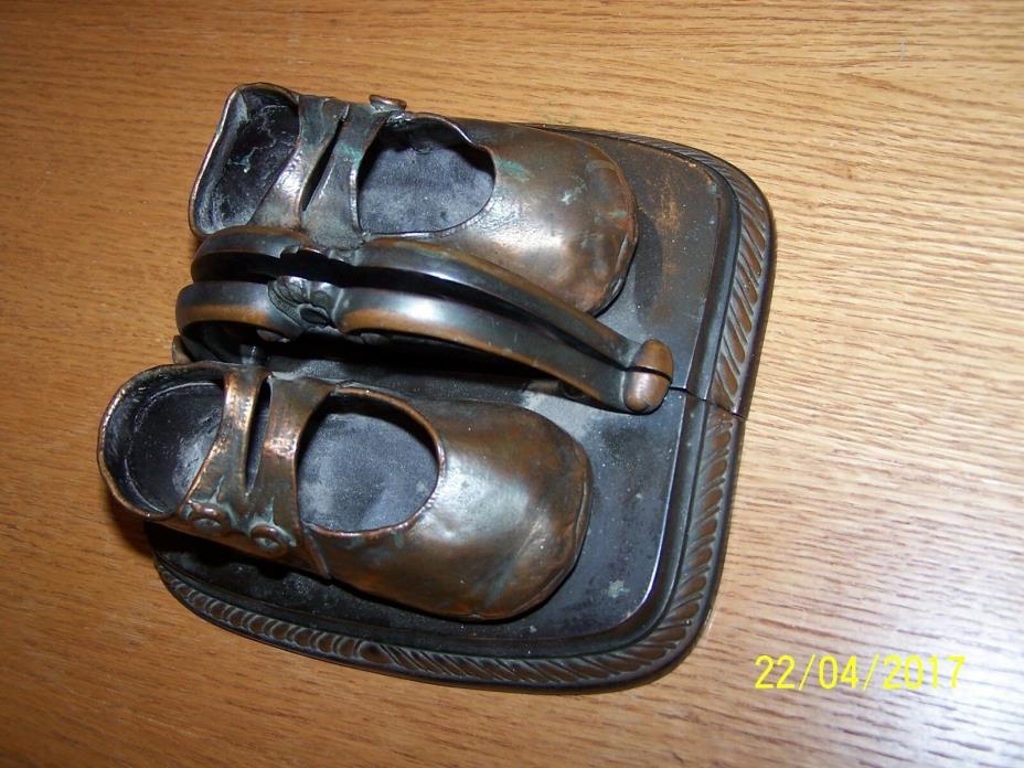 ANTIQUE BRONZED BABY SHOE BOOKEND PAIR ORNATE STAND VTG.