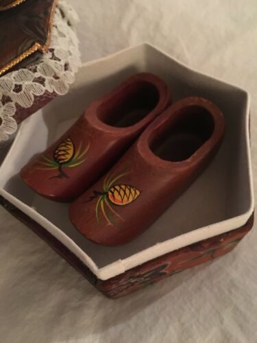 Miniature Dutch Wooden Shoes Souvenir of Yosemite National Park w/ Original Box