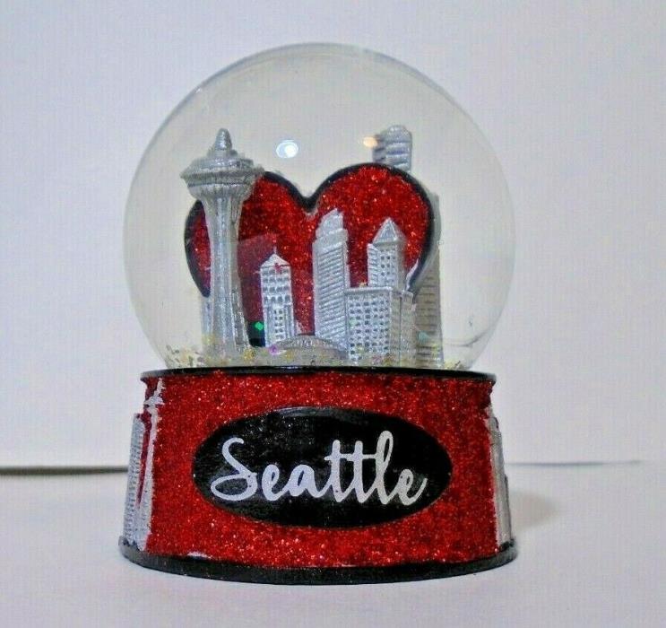 Seattle Skyline Snow Globe Water Globe Glass Red Heart Love Souvenir Gift 3.5