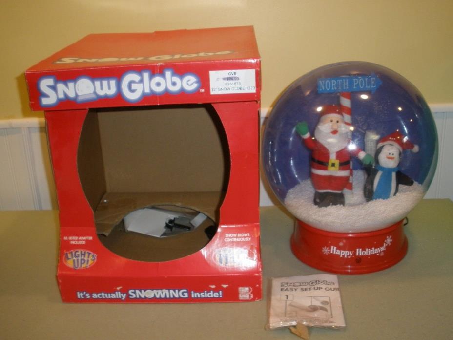 GEMMY  SNOW GLOBE HAPPY HOLIDAYS  SANTA + PENGUIN NORTH POLE WORKS WITH BOX