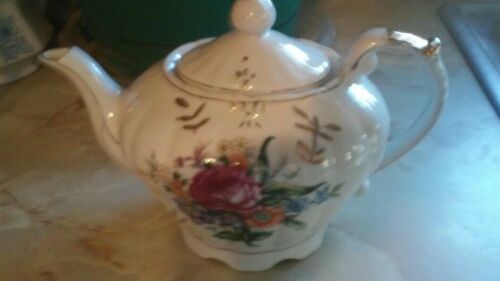 Tea Pot White Floral Music Box Gold Trim Japan Vintage. Music box does not work